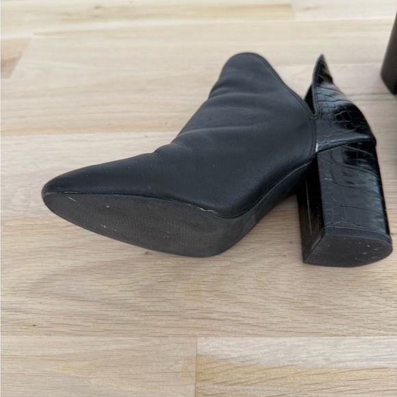 Steve Madden Sleek Black Ankle Booties - Picture 3 of 7